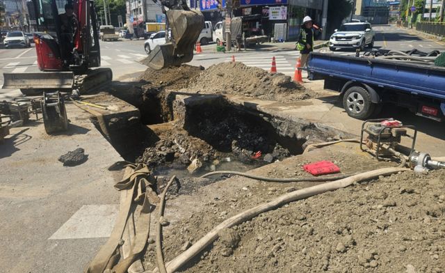 누수 복구 작업하는 현장. 남양주시 제공