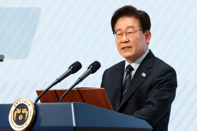 이재명 대통령이 8일 서울 중구 대한상공회의소에서 열린 어버이날 기념식에서 축사를 하고 있다. 연합뉴스