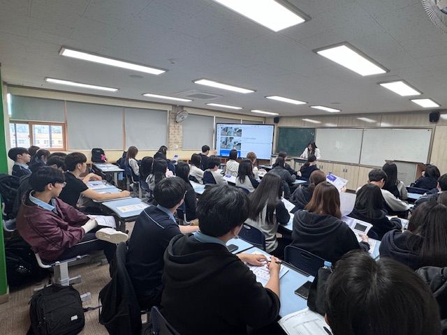 남양주시 동부보건소가 심석고 청소년을 대상으로 치매파트너 교육을 실시했다. 남양주시 제공