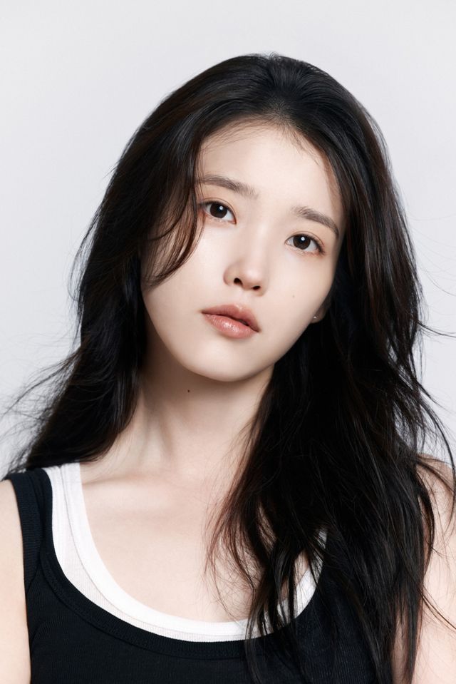 가수 겸 배우 아이유. 이담엔터테인먼트 제공