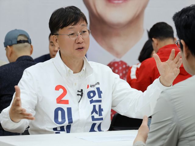 이민근 안산시장 예비후보가 미래교통 분에 대한 정책을 설명하고 있다. 이민근 안산시장 후보 선거사무소 제공