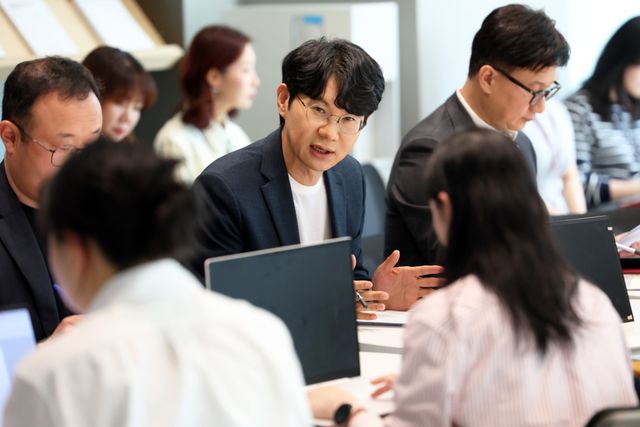 경기도교육청이 26일 24조8천927억원 규모의 ‘2026년도 제1회 추가경정예산안’을 발표하고 있다. 경기도교육청 제공