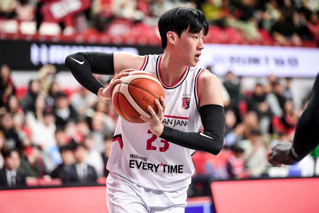 수원 KT소닉붐에 합류한 전성현. KBL 제공