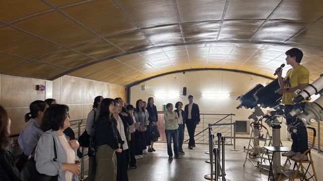 경력단계별 체험형 역량강화연수 참가자들이 천문대 관측 체험 설명을 듣고 있다. 구리남양주교육지원청 제공