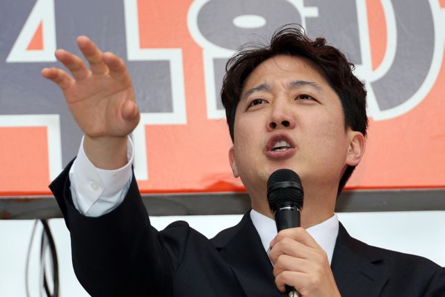 개혁신당 이준석 총괄선거대책위원장이 21일 서울 동작구 사당역 인근에서 열린 김정철 서울시장 후보 출정식에서 지원 유세를 하고 있다. 연합뉴스