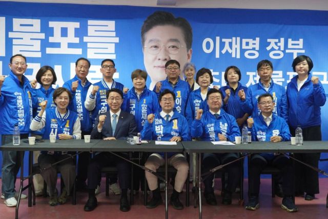 더불어민주당 남궁형 인천 제물포구청장 예비후보가 지난 2일 오후 자신의 선거 캠프에서 열린 ‘정책 간담회’를 통해 정책 원팀 구상을 내놓고 있다. 남궁 예비후보 제공