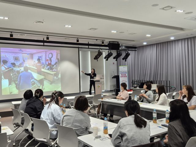 의왕시 여성새로일하기센터의 사회복지통합 업스킬 실무과정 운영모습. 의왕시 제공