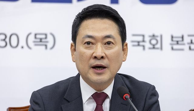 국민의힘 장동혁 대표가 지난달 30일 국회에서 열린 소상공인연합회 전국동시지방선거 정책과제 전달식에서 인사말을 하고 있다. 연합뉴스