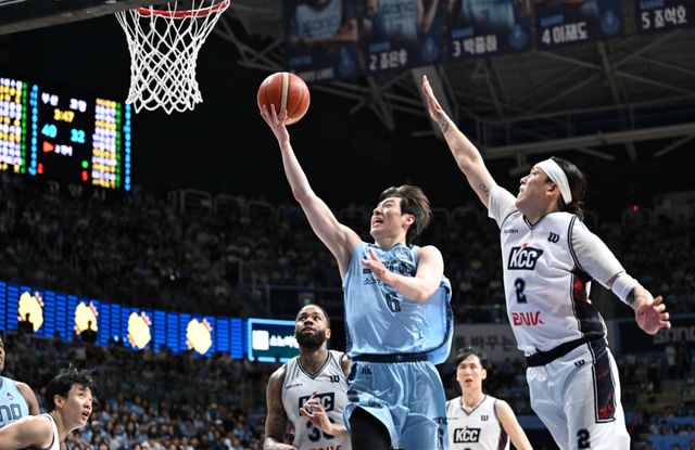 고양 소노의 이정현(왼쪽)이 챔피언결정전 반격의 열쇠를 쥐고 있다. KBL 제공
