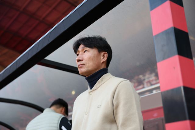 이영민 부천 감독은 6월 선수 추가 등록 기간서 전력 보강을 검토 중이다. 한국프로축구연맹 제공