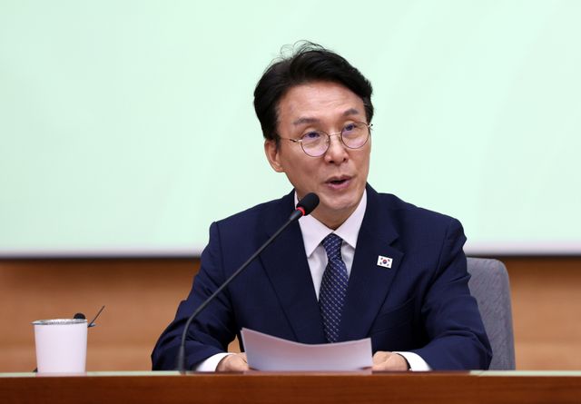 김민석 국무총리가 29일 서울 종로구 정부서울청사 별관에서 열린 국가기후위기대응위원회 전체회의에서 발언하고 있다. 연합뉴스