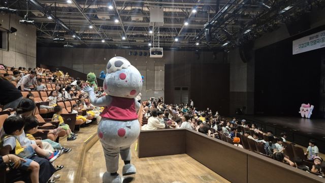 어린이 구강건강 인형극 모습. 과천시 제공
