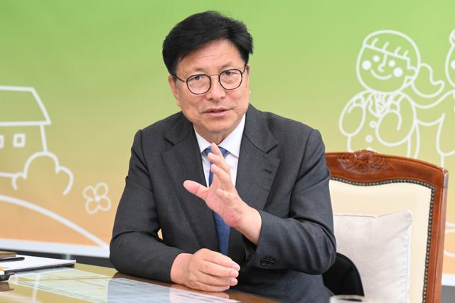 도성훈 인천시교육감이 11일 인천시교육청에서 인천교육 정책에 대해 설명하고 있다. 조병석기자