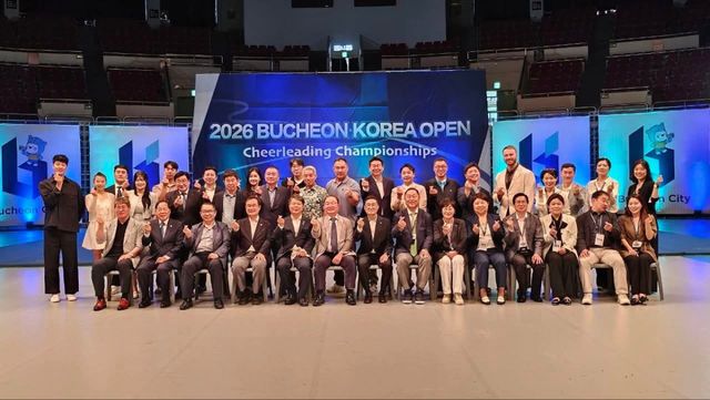 13일 오전 10시30분 열린 개회식에 더불어민주당 서영석 국회의원과 이건태 국회의원을 비롯한 체육 관계자들이 참석해 세계 각국 선수단의 부천 방문을 환영하고 대회 개최를 축하했다.부천시치어리딩협회 제공