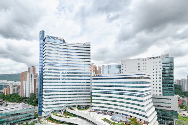 경기도청·경기도의회 전경. 경기도 제공
