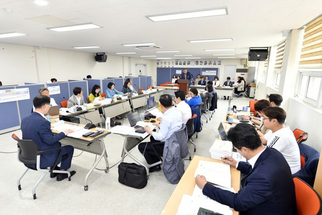 이기형 김포시장직 인수위원회가 김포시로부터 업무보고를 받고 있다. 인수위원회 제공