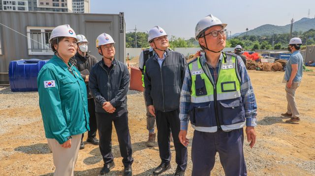 지식14BL 송전탑 철거 현장 점검 모습. 과천시 제공