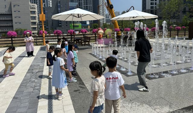 과천시 공원 수경시설 운영 모습. 과천시 제공