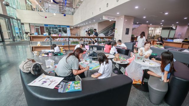2025년 호국보훈의 달 맞이 어린이 그림대회 모습. 과천시 제공