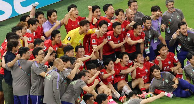 한국 축구대표팀이 25일 오전 10시(한국시간) 열리는 2026 FIFA 북중미 월드컵 A조 최종전 남아공전에서 승리할 경우, 월드컵 무대에서 20년 만에 아프리카 팀을 상대로 승리를 거두게 된다.연합뉴스