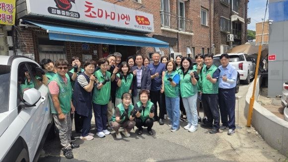 남양주시 퇴계원읍 중식당 초마미엔이 지역 어르신 대상 짜장면 나눔 행사를 진행했다. 남양주시 제공