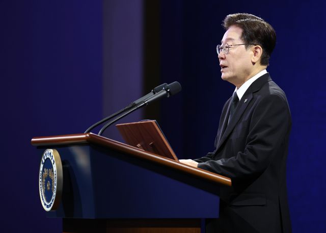 이재명 대통령이 25일 수원컨벤션센터에서 열린 6·25전쟁 제76주년 기념식에서 기념사를 하고 있다. 연합뉴스