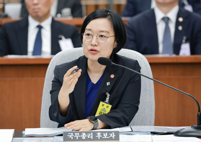 한성숙 국무총리 후보자가 26일 서울 여의도 국회에서 열린 인사청문회에서 의원 질의에 답하고 있다. 연합뉴스