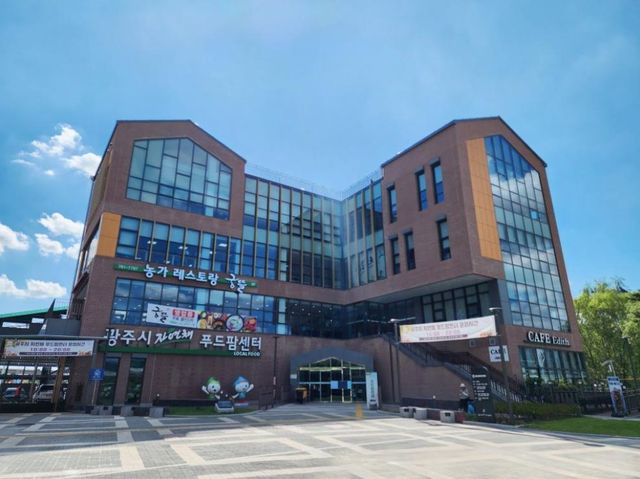 광주시 자연채 푸드팜센터 로컬푸드 직매장이 매장 개장 2년만에 누적매출 50억원을 달성하며 지역 대표 농산물 직거래 기반으로 자리매김했다. 광주시 제공