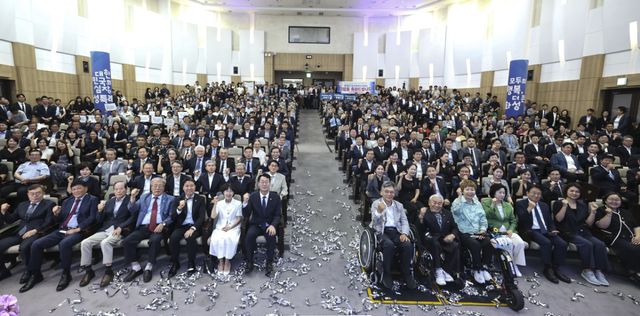 정명근 화성특례시장이 1일 취임식을 갖고 공식 업무에 돌입했다. 화성특례시 제공