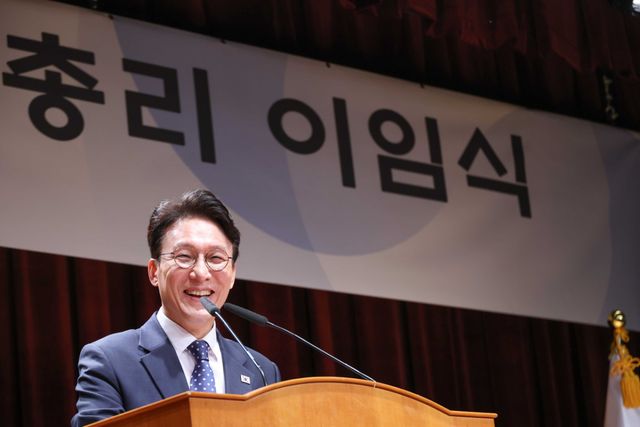 김민석 국무총리가 1일 서울 종로구 정부서울청사에서 열린 이임식에서 이임사를 하고 있다. 연합뉴스
