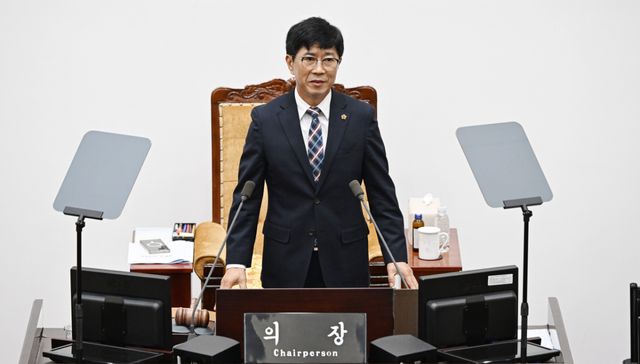박종혁 시의원(더불어민주당·부평6)이 1일 제311회 임시회 제1차 본회의에서 열린 ‘제10대 인천시의회 개원식’에서 개원사를 하고 있다. 조병석기자