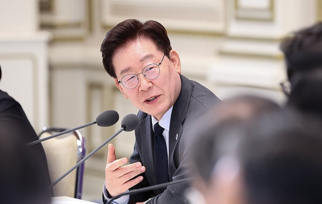이재명 대통령이 13일 청와대에서 열린 국가재정전략회의에서 발언하고 있다. 연합뉴스