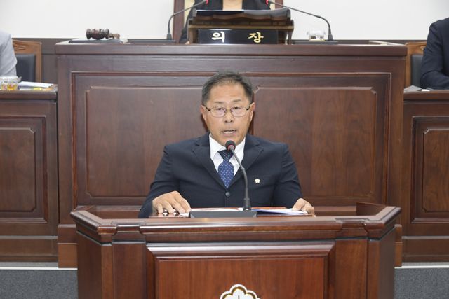 정진호 동두천시의원이 15일 열린 제347회 동두천시의회 임시회에서 5분 자유발언을 하고 있다. 동두천시의회 제공