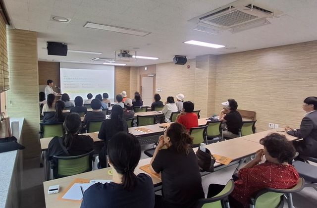 남양주시가 15일 남양주보건소 와부건강생활지원센터에서 사전설명회와 만성질환 예방 건강강좌를 진행했다. 남양주시 제공
