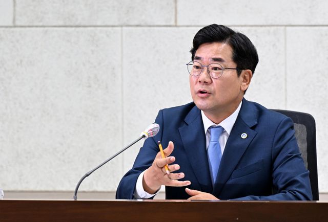 박찬대 인천시장이 16일 인천시청에서 열린 합동인터뷰에서 발언하고 있다. 인천시 제공