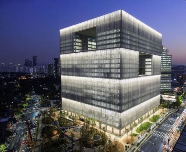서울 용산 아모레퍼시픽 사옥 전경. 아모레퍼시픽 제공