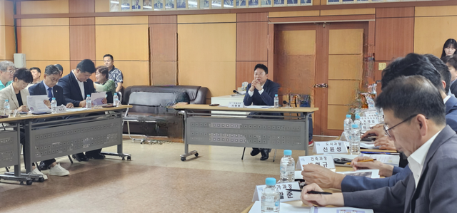 가평사계절썰매장 리모델링 기본계획 최종용역 보고회가 2일 상면 행정복지센터에서 진행되고 있다. 손지영기자