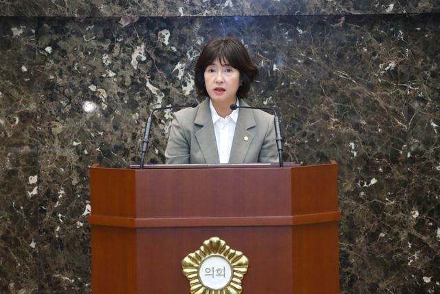 제9대 이천시의회는 2일 상임위원 선임 및 상임위원장을 선출해 전반기 원구성을 완료했다. 사진은 정신화 의회운영위원장. 이천시의회 제공