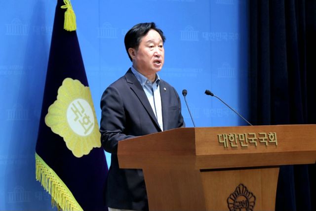 더불어민주당 김준혁 의원(수원정)이 2일 국회 소통관에서 기자회견을 하고 있다. 의원실 제공