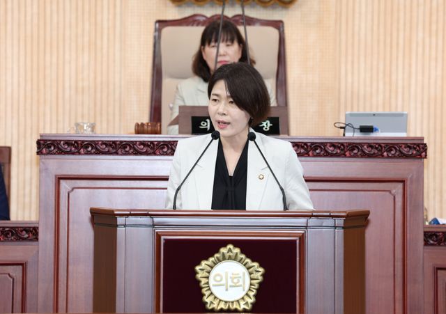 지난 20일 열린 제306회 고양시의회 임시회 제1차 본회의에서 최은주 의원(더불어민주당·비례)이 ‘고양시 경계선지능인 교육의 현실’을 주제로 5분 자유발언을 하고 있다. 고양시의회 제공