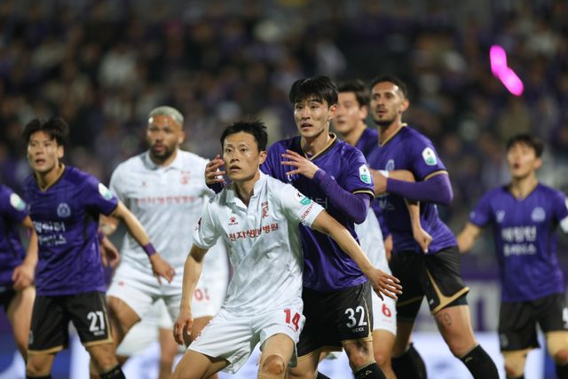 5월 안양에서 열린 양 팀의 맞대결서는 부천이 1-0으로 이겼다. 한국프로축구연맹 제공