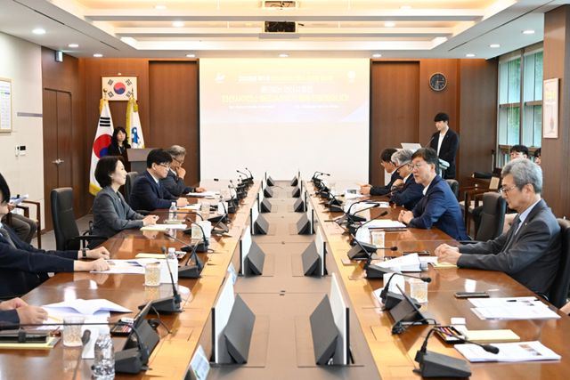 안산사이언스밸리(ASV) 내 한국생산기술연구원에서 지역 산업혁신 및 공동 협력사업 발굴 등을 위한 ASV 기관장 회의가 개최됐다. 안산시 제공