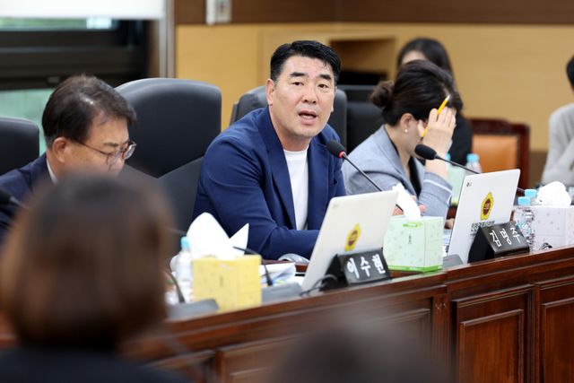 김명주 시의원(더불어민주당·검단1)이 22일 제312회 인천광역시의회 임시회 행정안전위원회 3차 회의에서 발언하고 있다. 시의회 제공