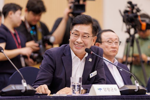 전진선 양평군수가 ‘2026년 도지사·시장·군수 간담회 및 경기도시장군수협의회 제1차 임시회’에 참석해 지역 현안을 설명하고 있다. 양평군 제공