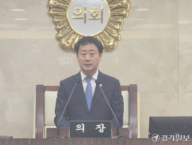 최재영 평택시의회 의장이 23일 시의회에서 열린 제265회 임시회 제1차 본회의에서 개회사를 하고 있다. 윤동현 기자