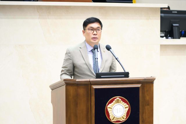 24일 열린 용인시의회 제305회 임시회 제2차 본회의 5분 자유발언에서 임현수 의원이 발언하고 있다. 용인특례시의회 제공