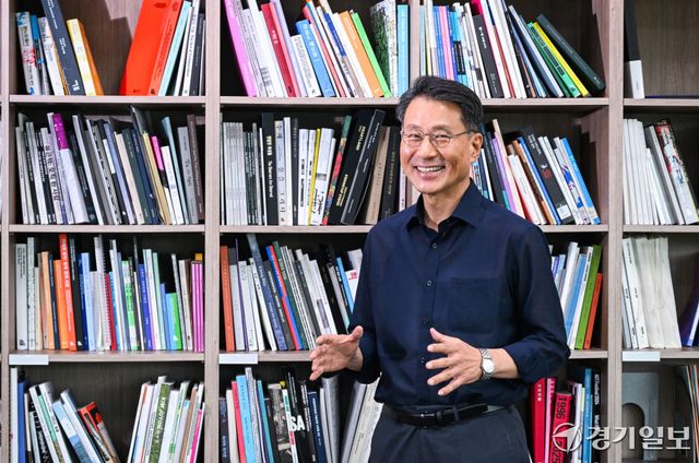 전승보 경기도미술관장. 윤원규기자