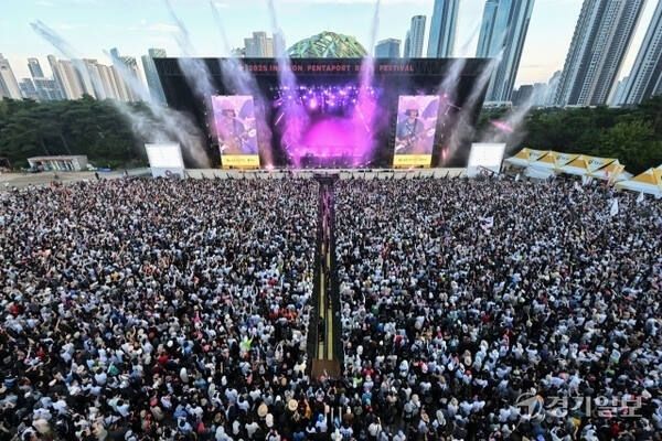 지난 2025년 인천 송도달빛축제공원에서 열린 ‘2025 인천펜타포트 락 페스티벌’ 현장 모습. 경기일보DB