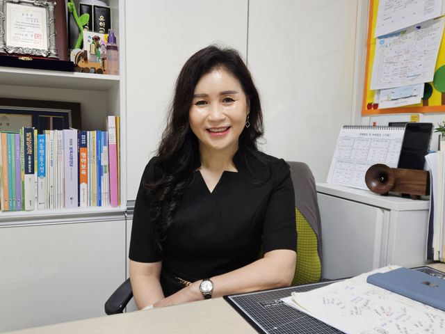27일 인천 부평구 ‘행복이가득한어린이집’에서 최경애 인천어린이집연합회장이 경기일보와 인터뷰하고 있다. 박기웅기자