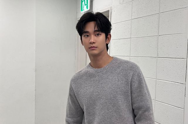배우 김수현. 김수현 인스타그램 갈무리